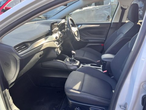 Ford Focus 1.0T EcoBoost Titanium Euro 6 (s/s) 5dr 30
