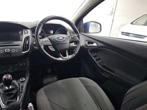 Ford Focus 1.0 Titanium 5dr 25