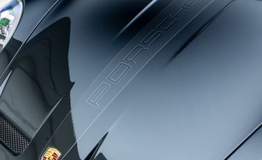 Porsche 911 GT3 TOURING (992) 29