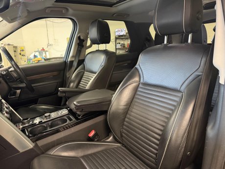 Land Rover Discovery 3.0 TD V6 HSE Auto 4WD Euro 6 (s/s) 5dr 47