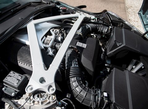 Aston Martin DB11 V8 25