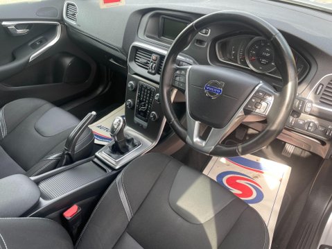Volvo V40 1.6 D2 SE Euro 5 (s/s) 5dr 14