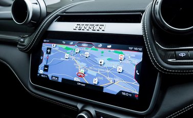 Ferrari GTC4 Lusso V12 16