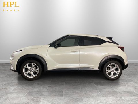 Nissan Juke 1.0 DIG-T N-Connecta SUV 5dr Petrol Manual Euro 6 (s/s) (117 ps) Alloys - A 4