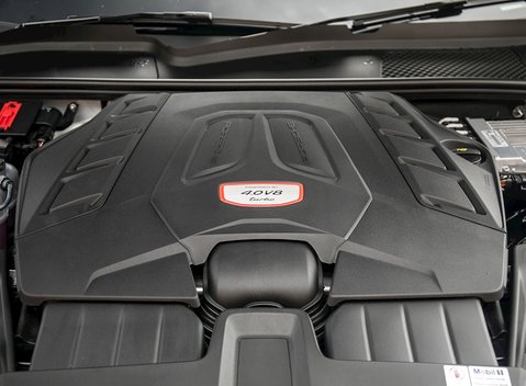 Porsche Cayenne Turbo (New Model) 29