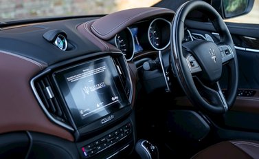 Maserati Ghibli GranLusso 16