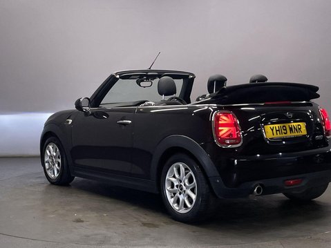 Mini Convertible 1.5 Cooper Classic Convertible 2dr Petrol Manual Euro 6 (s/s) (136 ps) PDC- 6
