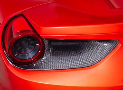 Ferrari 488 SPIDER 37