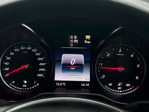 Mercedes-Benz V Class 2.2 V220d AMG Line MPV 5dr Diesel G-Tronic+ Euro 6 (s/s) 7 Seat (163 ps) 11