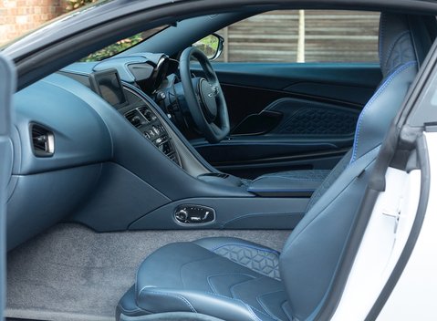 Aston Martin DBS Superleggera 14