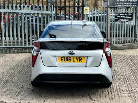 Toyota Prius VVT-I ACTIVE 14