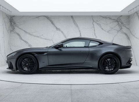 Aston Martin DBS Superleggera 5