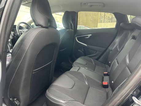 Volvo V40 D3 MOMENTUM NAV PLUS 10