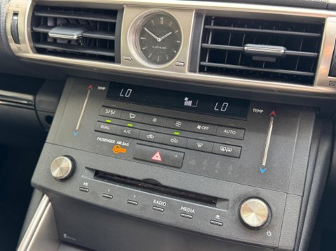 Lexus Is 2.5 300h Sport E-CVT Euro 6 (s/s) 4dr 17