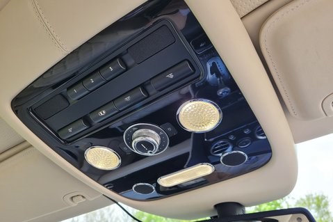 Bentley Flying Spur V8 32