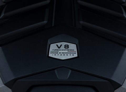 Lamborghini Urus PERFORMANTE 55