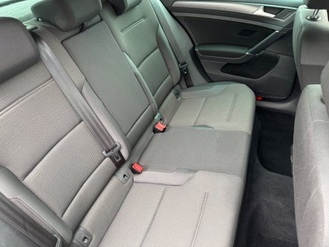 Volkswagen Golf MATCH TDI DSG 57