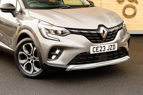 Renault Captur TECHNO E-TECH 10