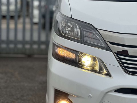 Toyota Vellfire GOLDEN EYES II V6 22
