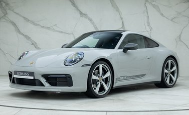 Porsche 911 Carrera T (992) 1