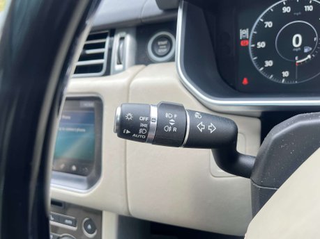 Land Rover Range Rover 3.0 Range Rover Vogue TDV6 Auto 4WD 5dr 17