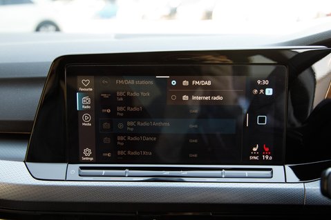 Volkswagen Golf ACTIVE TSI 21
