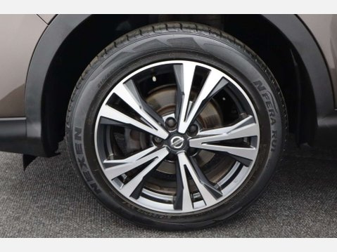 Nissan Qashqai 1.2 Qashqai N-Connecta DiG-T 5dr 53