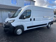 Peugeot Boxer BlueHdi 335 L3H2 Professional Premium Plus Panel Van 1