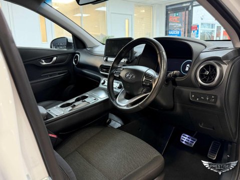 Hyundai KONA 64kWh Premium Auto 5dr (10.5kW Charger) 71