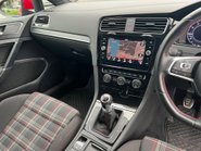 Volkswagen Golf GTI TSI 27