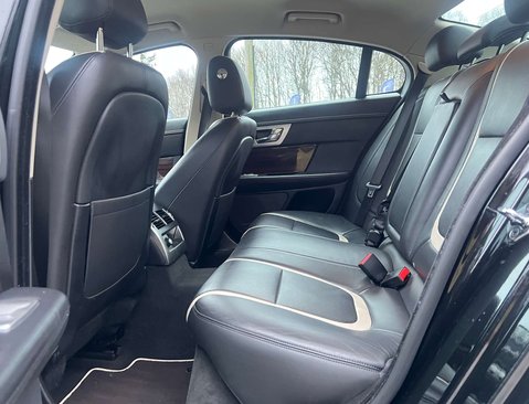 Jaguar XF 2.2d Portfolio Saloon 4dr Diesel Auto Euro 5 (s/s) (200 ps) 38