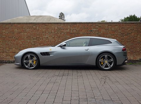 Ferrari GTC4 Lusso 8