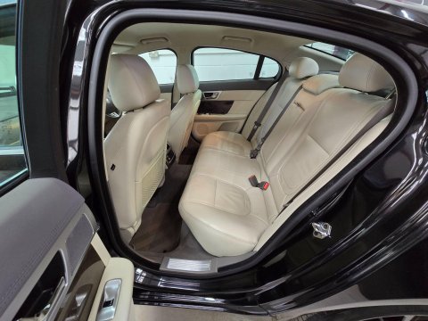 Jaguar XF 3.0d V6 Premium Luxury Auto Euro 5 (s/s) 4dr 45