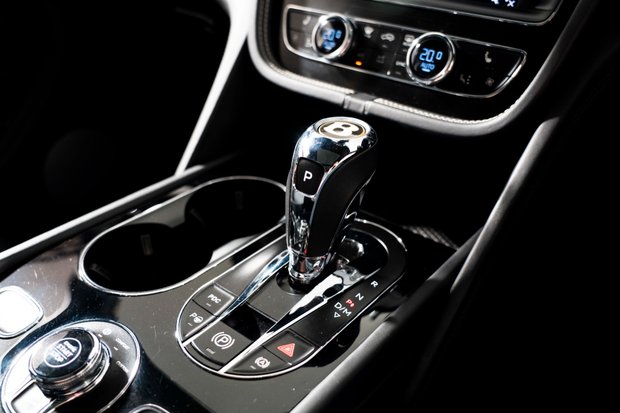 Bentley Bentayga V8. NOW SOLD. SIMILAR REQUIRED. PLEASE CALL 01903 254800. 5