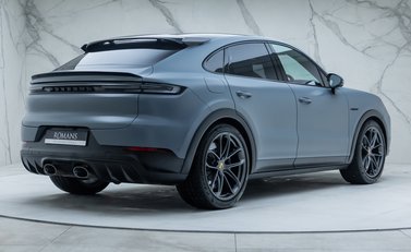 Porsche Cayenne TURBO E-HYBRID Coupe with GT Package 6