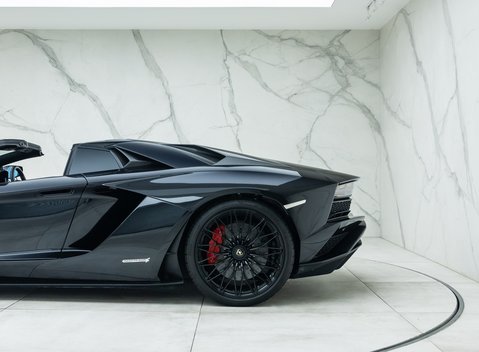 Lamborghini Aventador S LP 740-4 Roadster 39