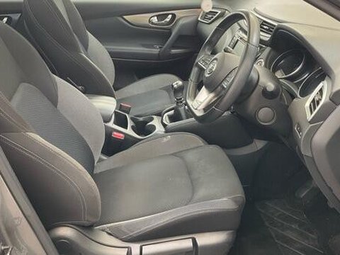 Nissan Qashqai 1.3 DIG-T N-Connecta Euro 6 (s/s) 5dr 8