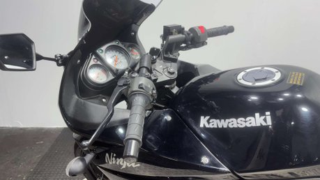 Kawasaki Ninja EX 250 2012 ONLY 9K NEW MOT 33BHP A2 READY 250CC SPORTS BIKE 12