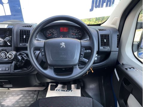 Peugeot Boxer 335 L3H2 16-Seat Non-D1 3.5t Minibus with A/C. ULEZ Euro 6. 21