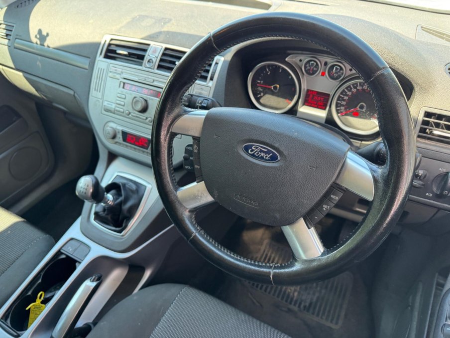 2012 Ford Kuga — image 2