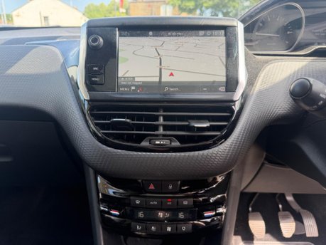 Peugeot 2008 ALLURE PREMIUM 15
