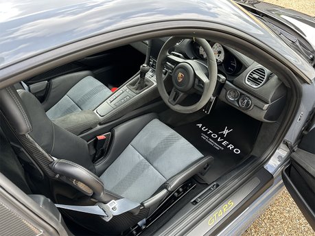 Porsche 718 CAYMAN GT4 RS PDK 56