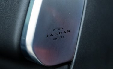 Jaguar F-Pace SVR 28