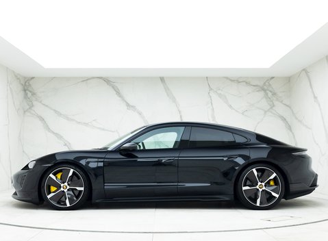 Porsche Taycan Turbo S 2