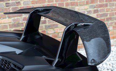 Lamborghini Huracan LP640-4 Performante 22