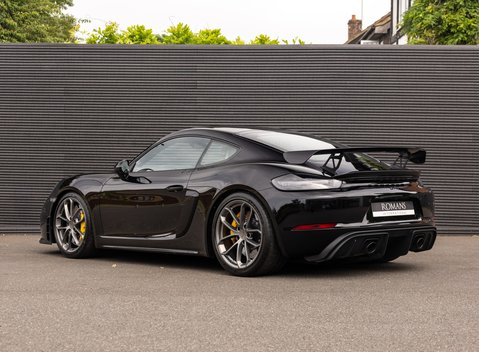 Porsche Cayman GT4 (718) 4