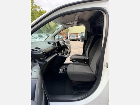 Vauxhall Combo 1.5 Turbo D 2000 Dynamic Panel Van 4dr Diesel Manual L1 H1 Euro 6 (100 ps) 33