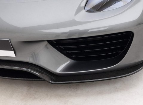 Porsche 918 Spyder 24