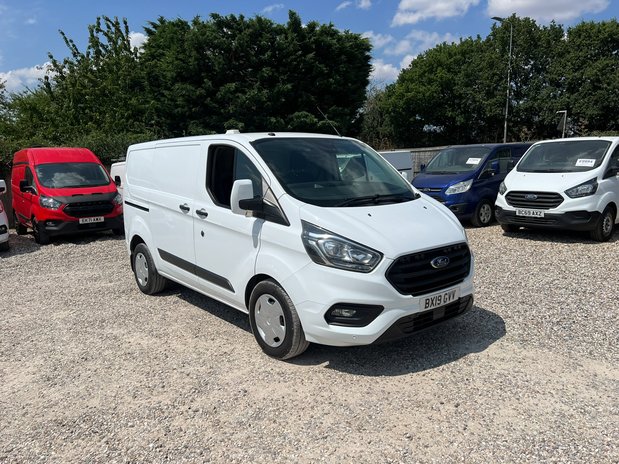 Ford Transit Custom AUTO SWB L1H1 Low Roof Trend Air Con Sensors Tow Bar EURO 6 NO VAT 4