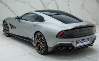 Aston Martin Vanquish V12 12